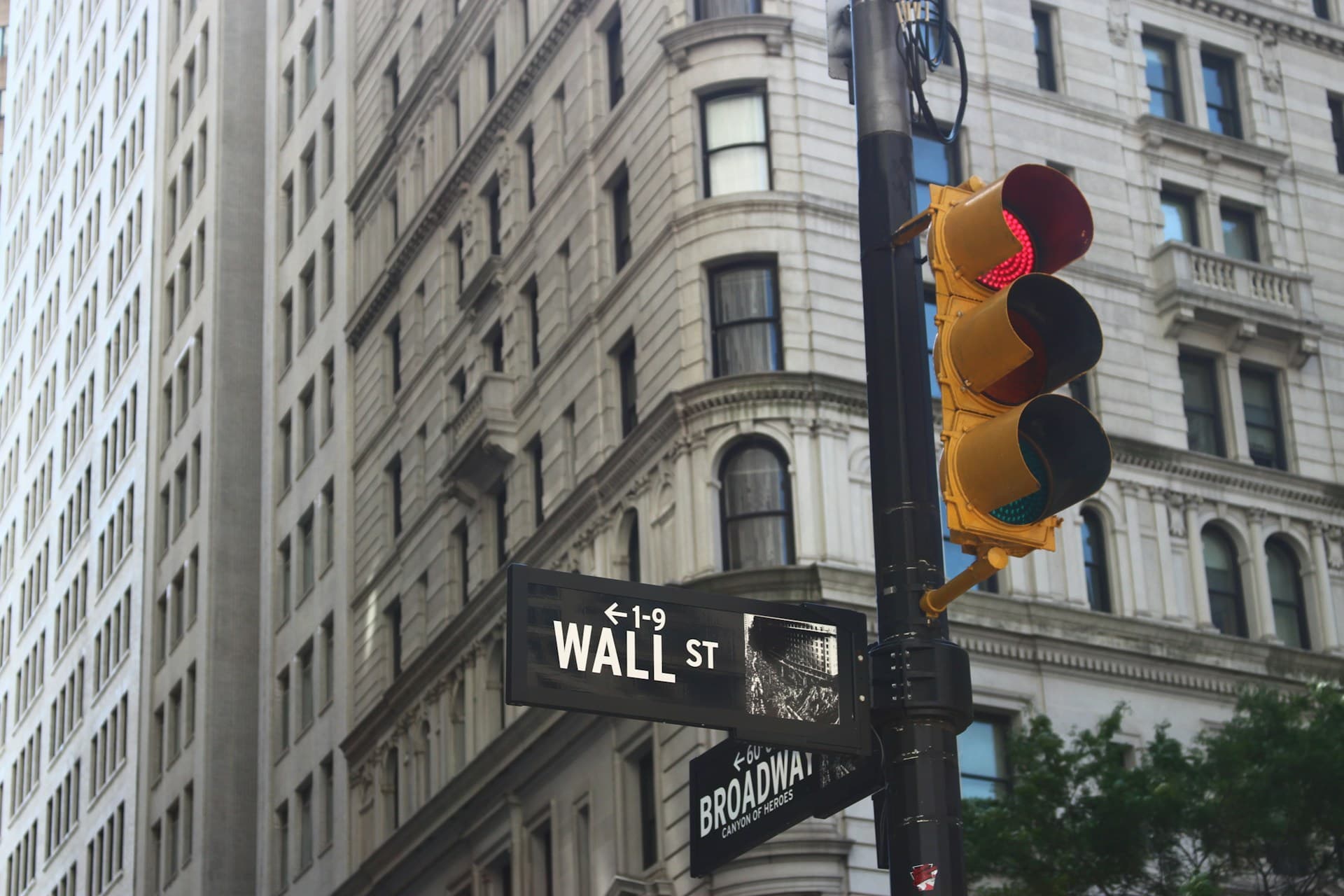 Winklevoss kontra JPMorgan. Starcie o finanse i wolność słowa w świecie kryptowalut