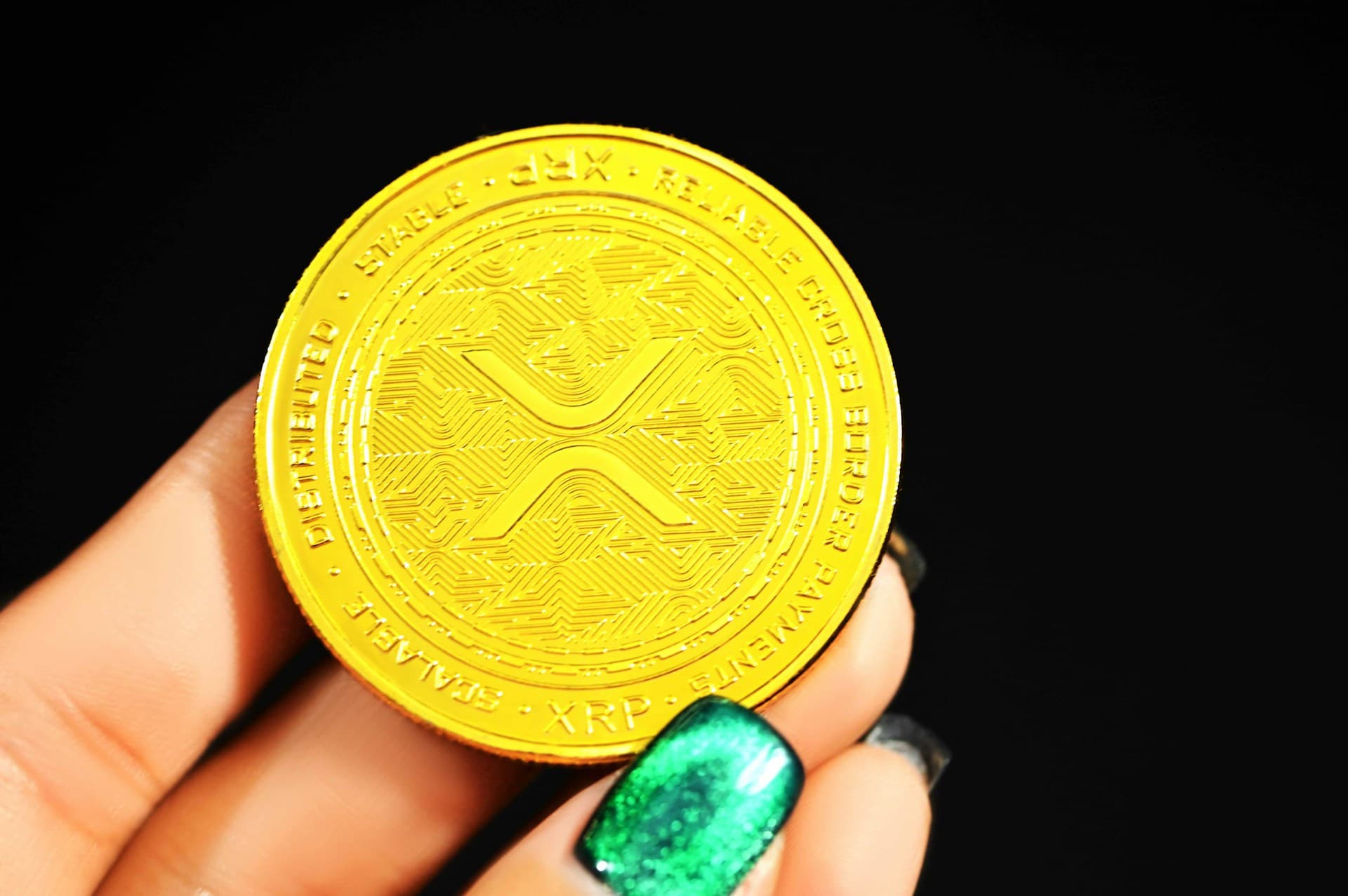 XRP pod presją: gwałtowny spadek kursu i rekordowe likwidacje pozycji