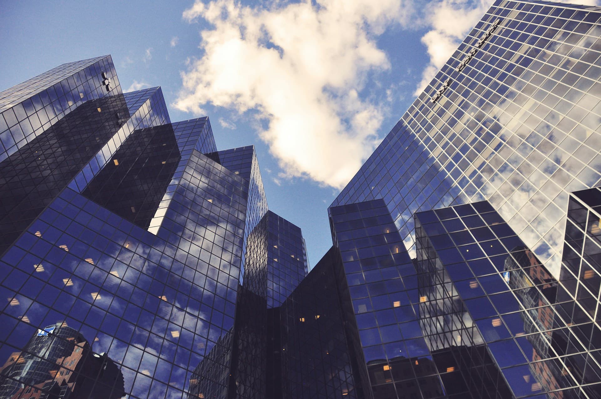 Silne napływy do ETF-ów Bitcoin i Ethereum – inwestorzy wracają na rynek