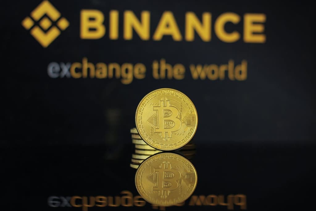 BNB rośnie o ponad 6% – dlaczego sprytni inwestorzy wybierają kopanie w chmurze z BTC Miner?