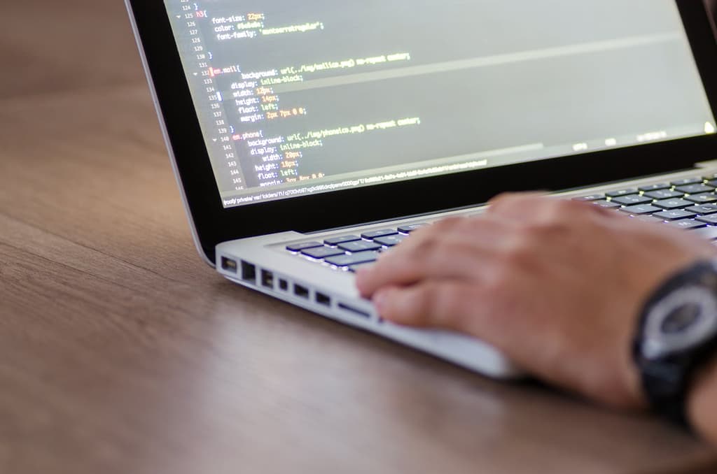 Groźny atak na ekosystem JavaScript – portfele kryptowalutowe zagrożone