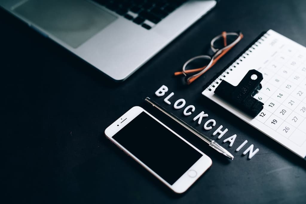 Jak blockchain rewolucjonizuje świat finansów