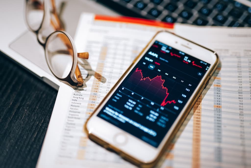 Jesienna fala ETF-ów kryptowalutowych w USA – rewolucja czy bańka?